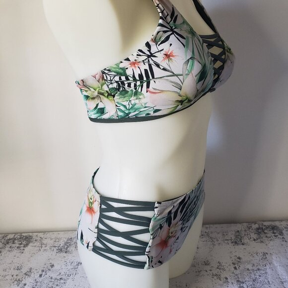 Tinibikini Swim Reversible Green White & Black Floral Botanical Bikini Swimsuit - Picture 2 of 12
